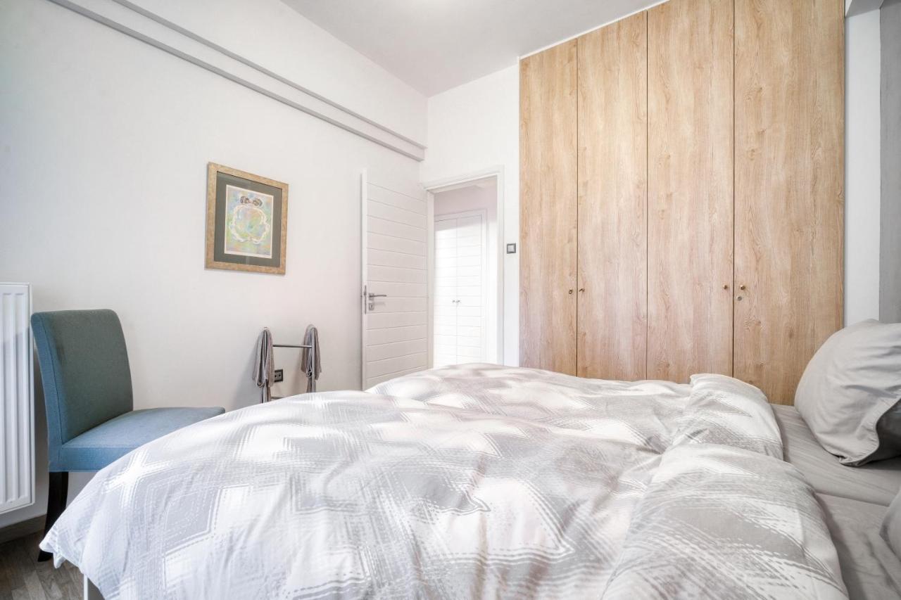 Delightful Stylish Two Bedroom Condo In Hip Area Of Central アテネ エクステリア 写真