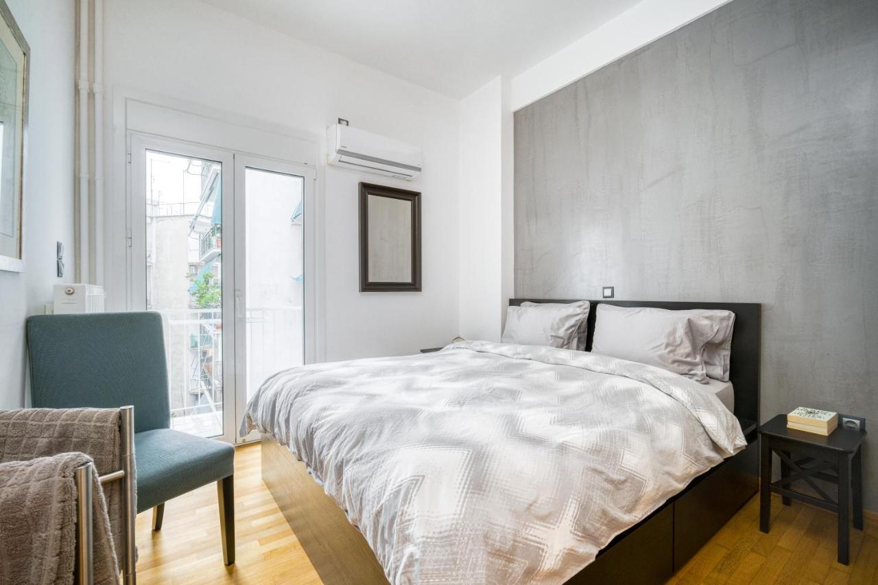 Delightful Stylish Two Bedroom Condo In Hip Area Of Central アテネ エクステリア 写真