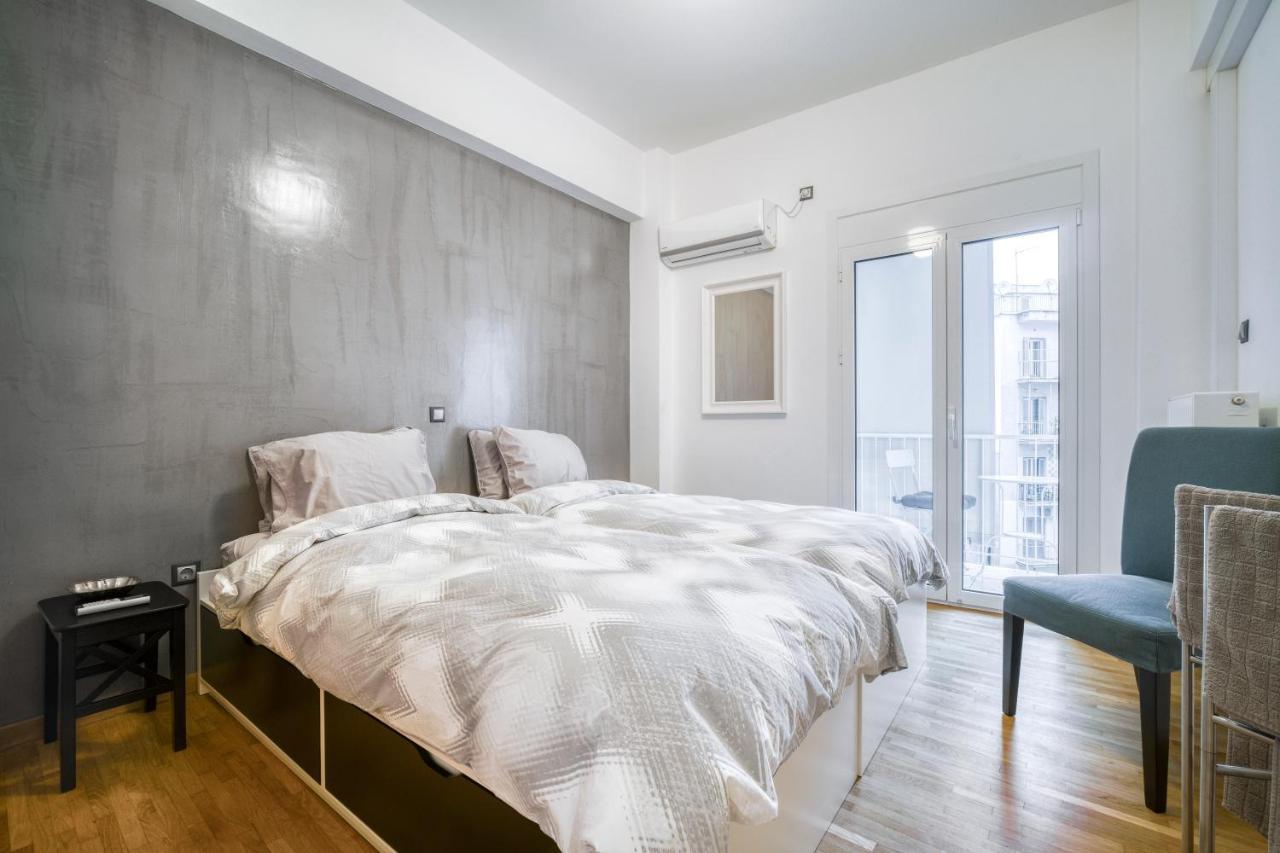 Delightful Stylish Two Bedroom Condo In Hip Area Of Central アテネ エクステリア 写真