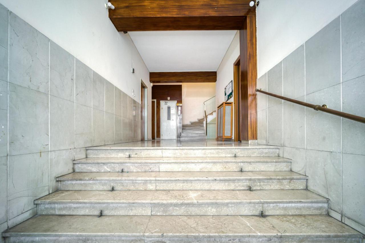 Delightful Stylish Two Bedroom Condo In Hip Area Of Central アテネ エクステリア 写真