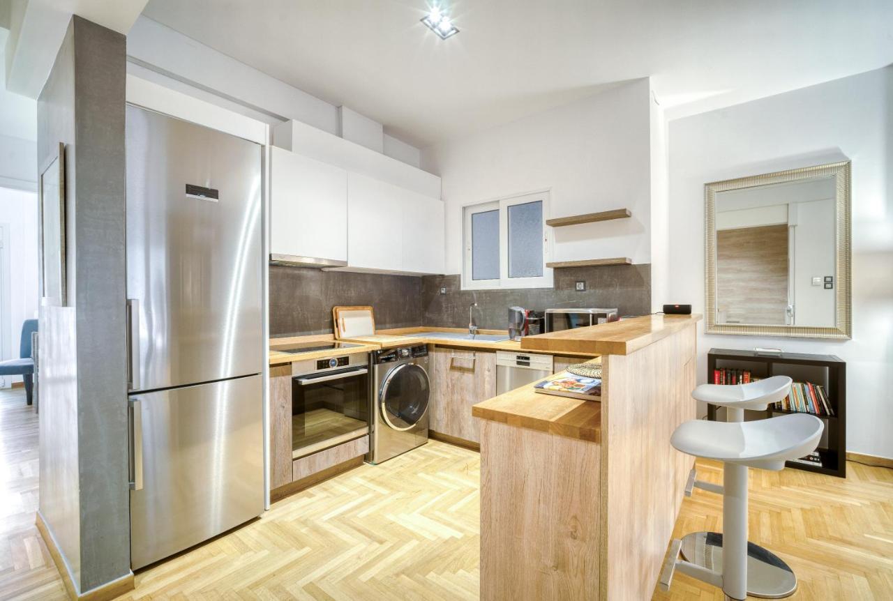 Delightful Stylish Two Bedroom Condo In Hip Area Of Central アテネ エクステリア 写真