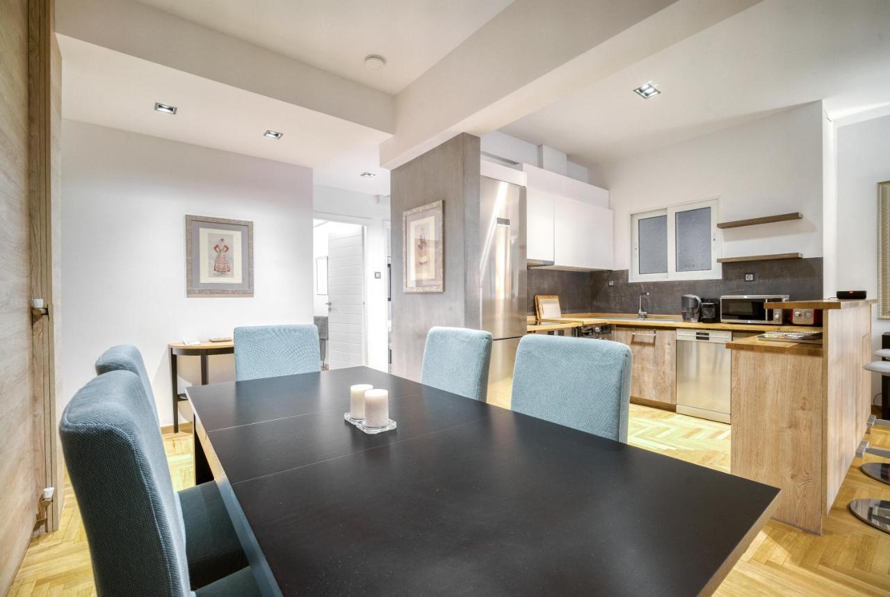 Delightful Stylish Two Bedroom Condo In Hip Area Of Central アテネ エクステリア 写真