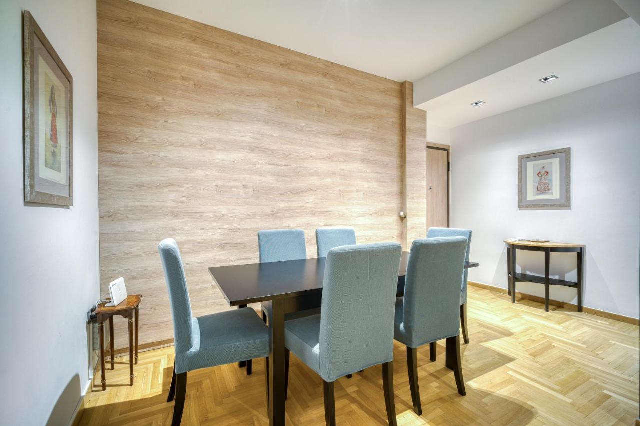 Delightful Stylish Two Bedroom Condo In Hip Area Of Central アテネ エクステリア 写真